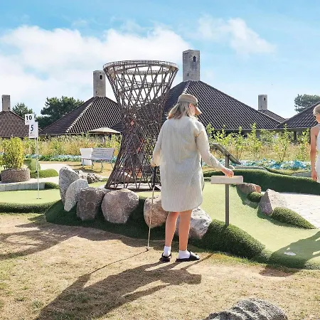 5 Person On A In Semesterbostad *