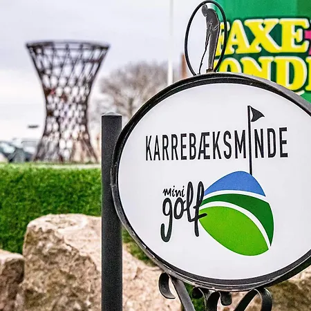 5 Person On A In Semesterbostad *