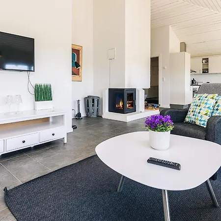 5 Person On A In Semesterbostad