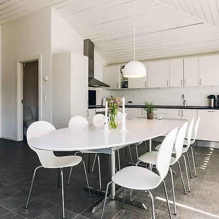 5 Person On A In Semesterbostad